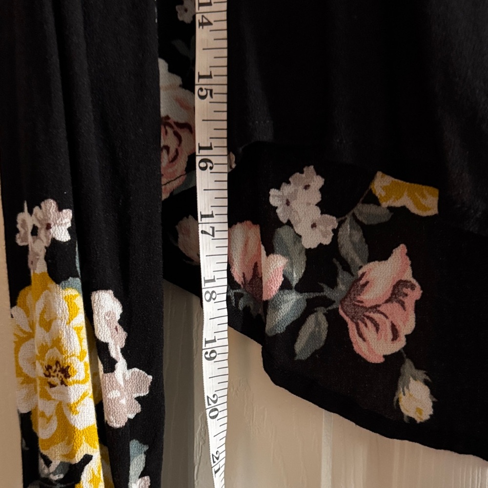 LA Hearts Black Floral Tie-Front Shrug Top – Size M - Picture 3 of 8
